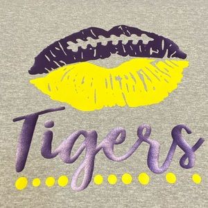 LSU Tigers lips T-shirt